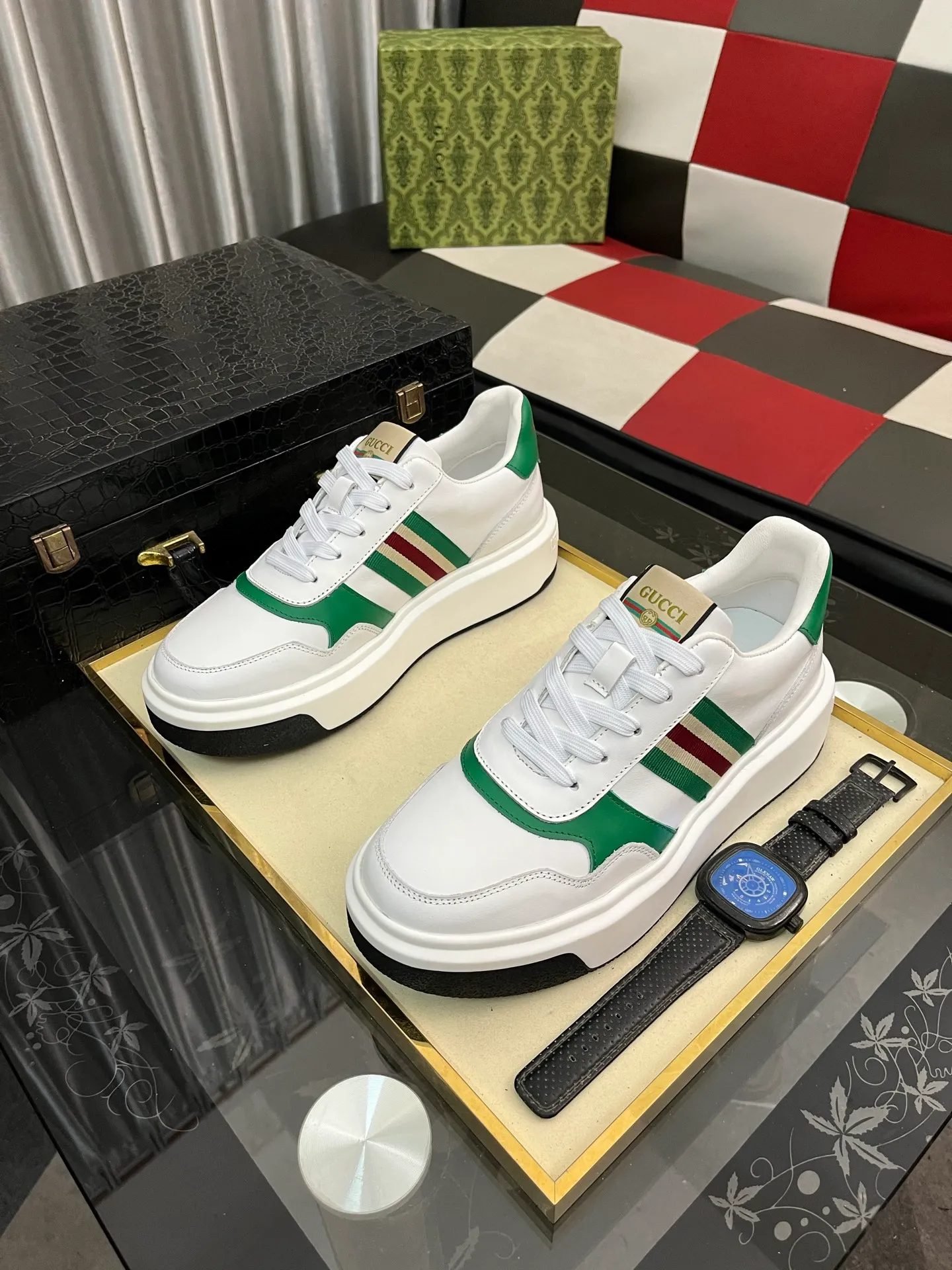 Men's Men's Shoes 💰458⌚️⌚️ [Gucci·Gucci] Original quality. ~ Unique modern style sneakers. 🏃A must-have casual shoe for trendy men😍😍 Original brand imported from Italy, imported original leather, sheep lining (refuses to discolor and grind feet) Sole: Original sole provided by the original factory, French lazy style design ⚠️Fit to the feet, original quality, super comfortable original sole. Just like shooting the real thing 🎬The real thing is better Code number: 38-443️⃣Colors available
